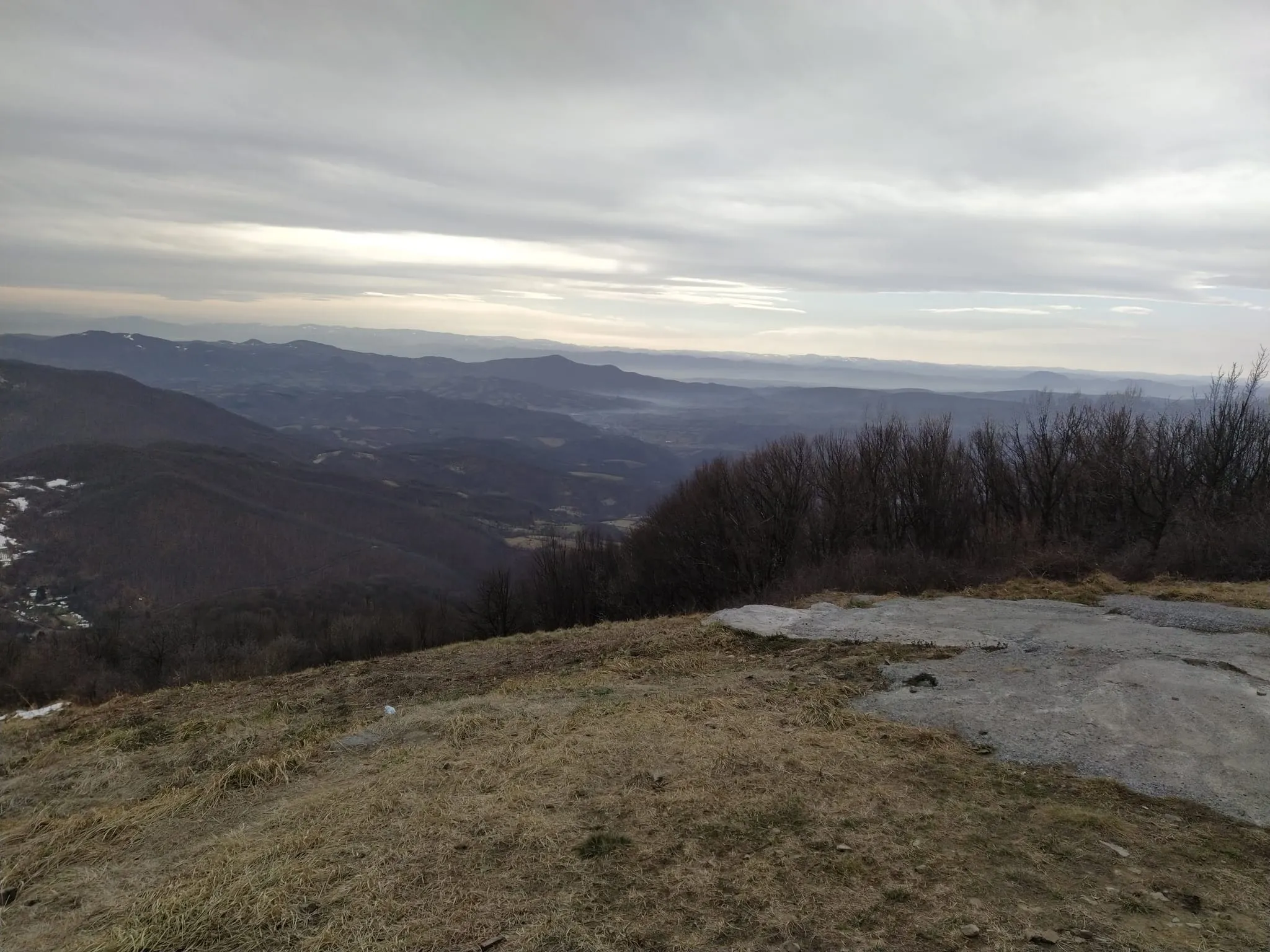 Pogled sa Srednjeg šturca – najviša tačka ove rute.